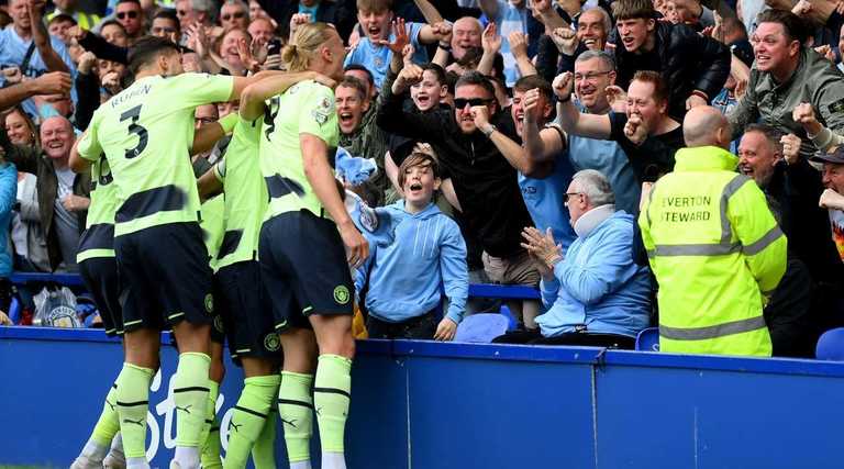 Манчестер Сити все ближе к титулу / фото AFP Манчестер Сити все ближе к титулу / фото AFP