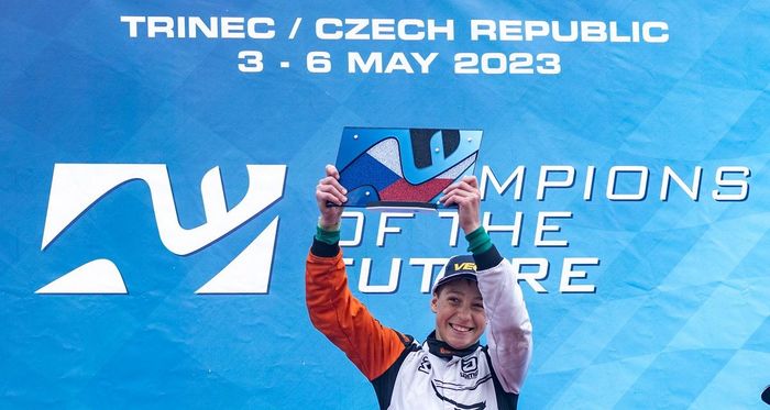 Український 14-річний картингіст Олександр Бондарев перемагає у фіналі перегонів Champions of the future у Чехії