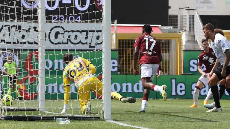 Специя проиграла Торино/ фото Twitter Специя проиграла Торино/ фото Twitter