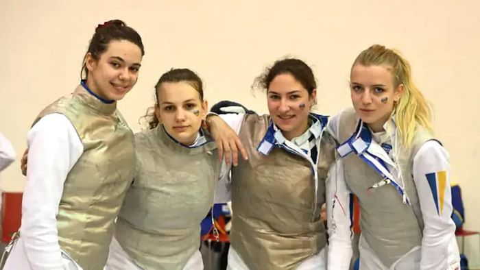 Збірна України з фехтування на рапірах виграла срібло на молодіжному ЧЄ