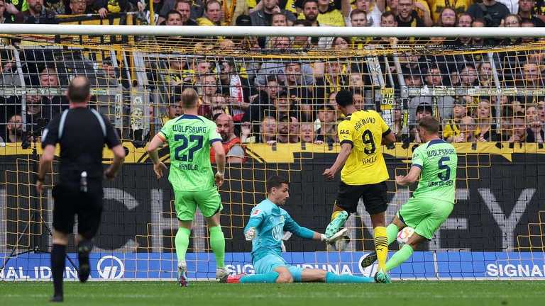 Борусія Д розбила Вольфсбург / фото AFP Борусія Д розбила Вольфсбург / фото AFP