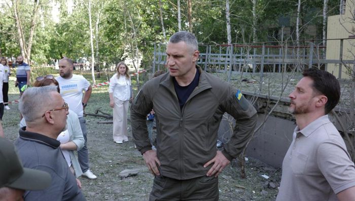Тупые фразы и жадность: Виталий Кличко получил ужасный приговор от украинского рэпера
