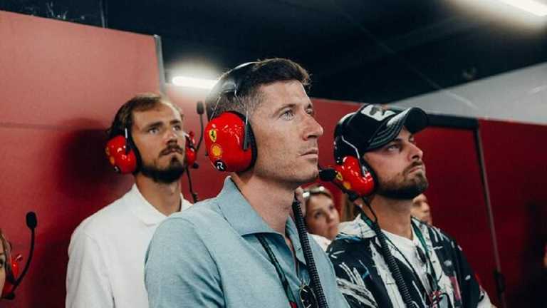 Левандовски посетил Формулу-1 / Фото Феррари Левандовски посетил Формулу-1 / Фото Феррари