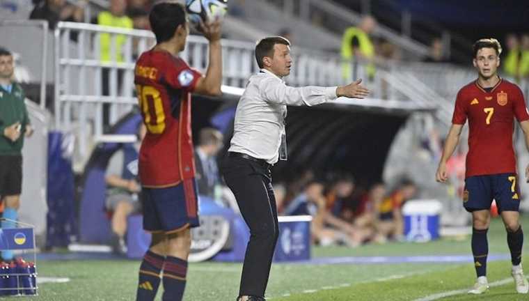 Ротань во время матча Испания U-21 – Украина U-21 / фото из соцсетей Ротань во время матча Испания U-21 – Украина U-21 / фото из соцсетей