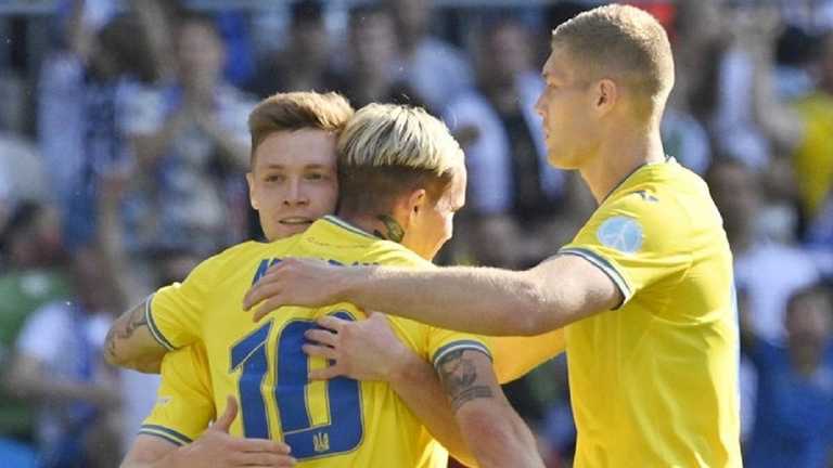 Виктор Цыганков, Михаил Мудрик и Артем Довбик / Фото УАФ Виктор Цыганков, Михаил Мудрик и Артем Довбик / Фото УАФ