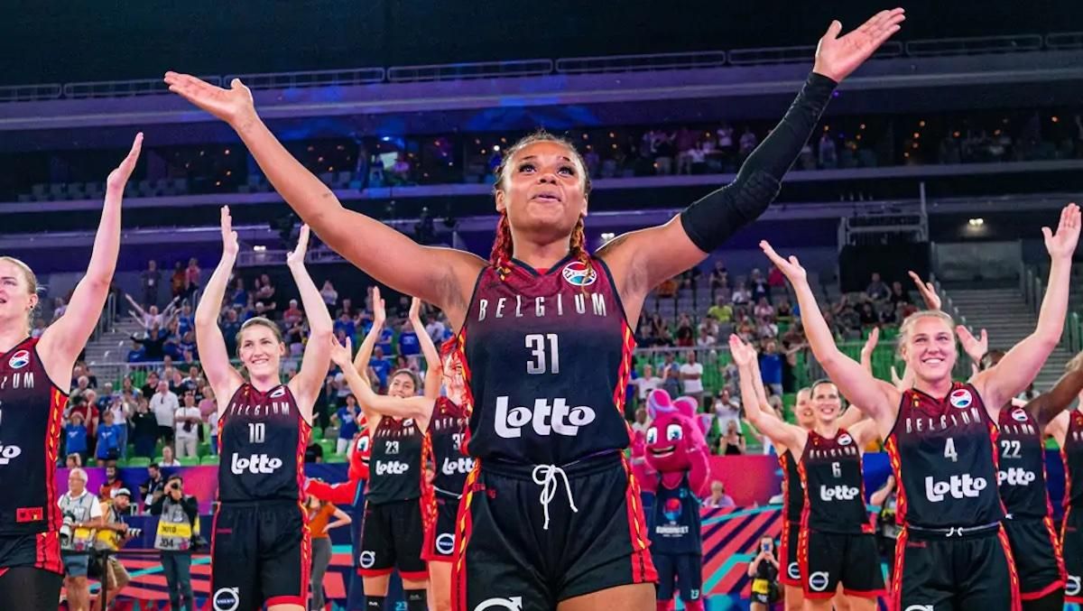 Бельгия – обладательница трофея ЧЕ / фото Twitter Бельгия – обладательница трофея ЧЕ / фото Twitter