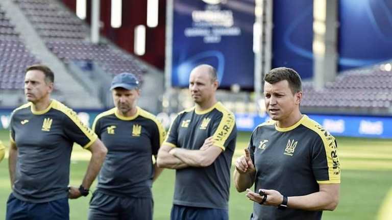 Руслан Ротань и его помощники / фото УАФ Руслан Ротань и его помощники / фото УАФ