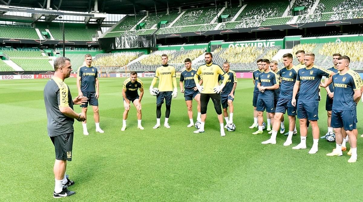 Ребров со сборной Украины / Фото УАФ