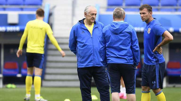 Михаил Фоменко (слева) / фото из открытых источников Михаил Фоменко (слева) / фото из открытых источников