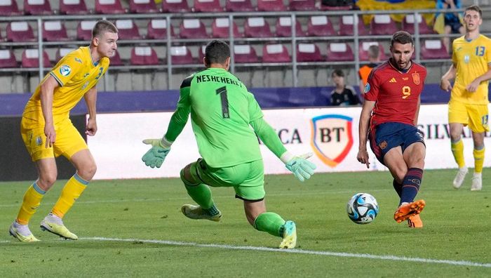 "Це був фол": Нещерет оцінив скандальний епізод в матчі з Іспанією U-21 на Євро-2023