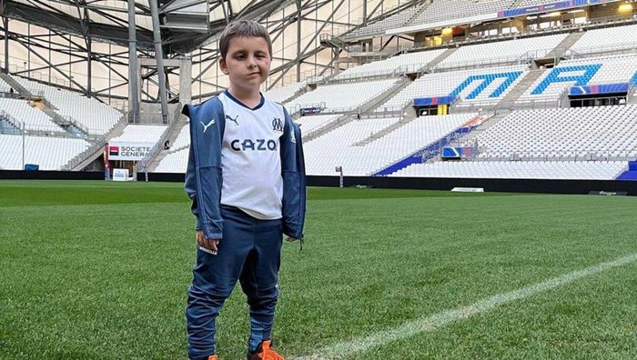 Фани Аяччо побили сім'ю 8-річного хворого на рак вболівальника Марселя – нападники відібрали та спалили футболку хлопчика