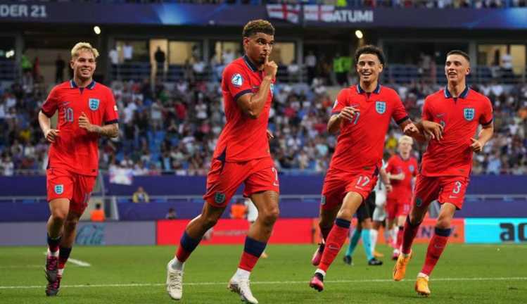 Англія вийшла у фінал молодіжного Євро / фото УЄФА