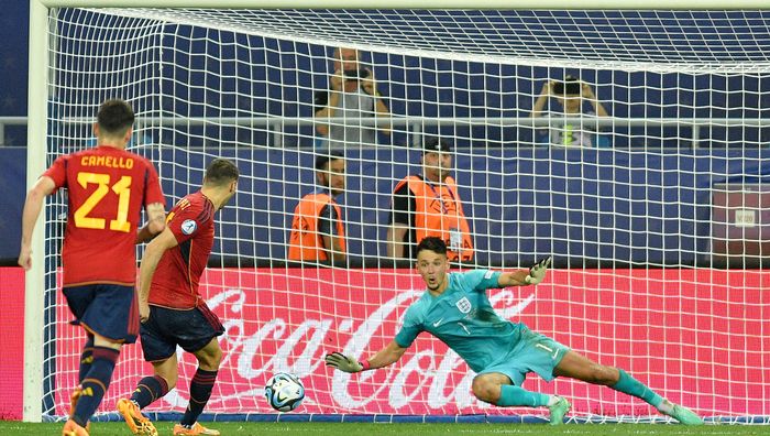 Фатальна хиба з пенальті та вирішальний рикошет у відеоогляді матчу Англія U-21 – Іспанія-21 – 1:0