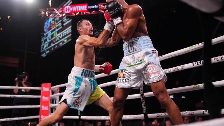 Віктор Постол – Елвіс Родрігес / Фото Showtime Boxing