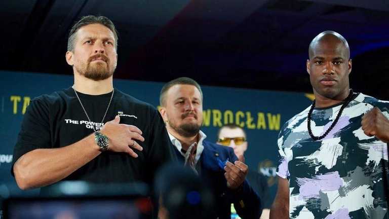 Олександр Усик та Даніель Дюбуа / фото з відкритих джерел Олександр Усик та Даніель Дюбуа / фото з відкритих джерел