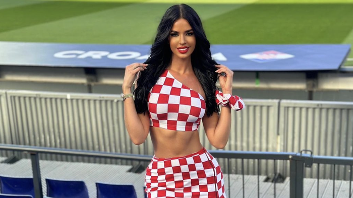 Мисс Хорватия взорвала сеть провокационным нарядом – белье едва удерживает сочные формы