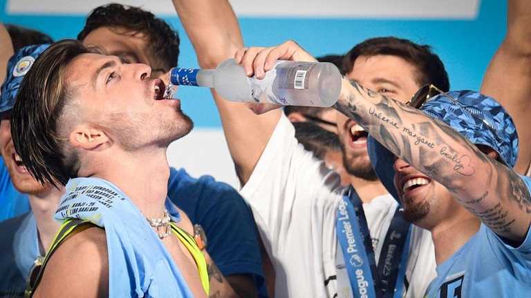 Джек Грилиш на праздновании требла с Ман Сити / фото из соцсетей Джек Грилиш на праздновании требла с Ман Сити / фото из соцсетей