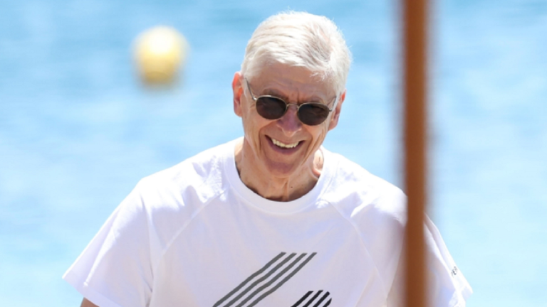 Арсен Венгер / Фото BackGrid Арсен Венгер / Фото BackGrid