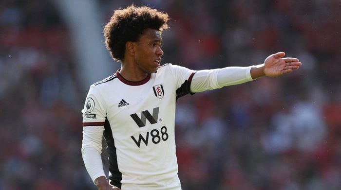 Экс-звезда Шахтера считает себя обиженным в Фулхэме, но его семья не хочет покидать Лондон