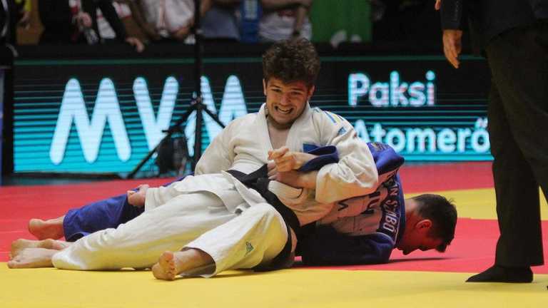 Денис Докторов (в белом) / Фото ФГУ Денис Докторов (в белом) / Фото ФГУ