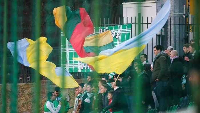 Литовські футбольні фани гаряче зарядили: "Слава Україні!" – відео дня