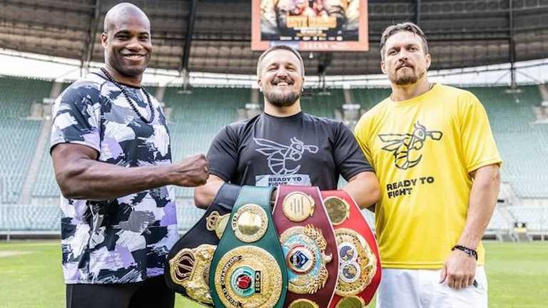 Дюбуа, Красюк та Усик у Вроцлаві / фото із соцмереж Дюбуа, Красюк та Усик у Вроцлаві / фото із соцмереж