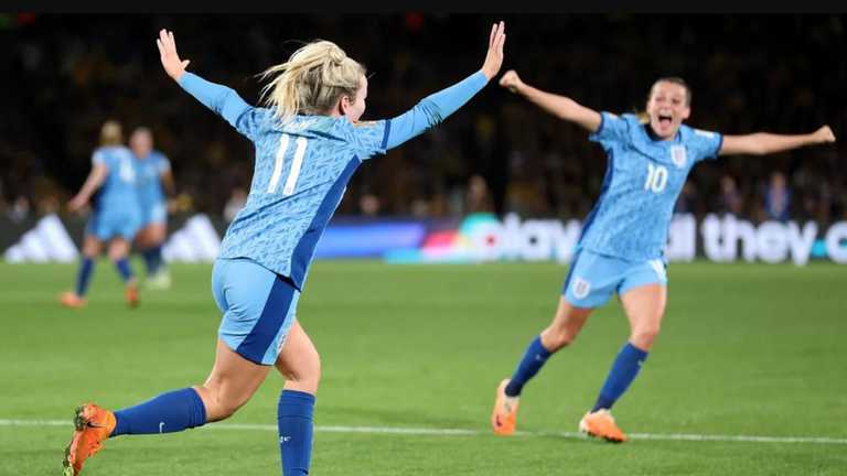 Емоції збірної Англії через вихід у фінал ЧС / фото з соцмереж Емоції збірної Англії через вихід у фінал ЧС / фото з соцмереж