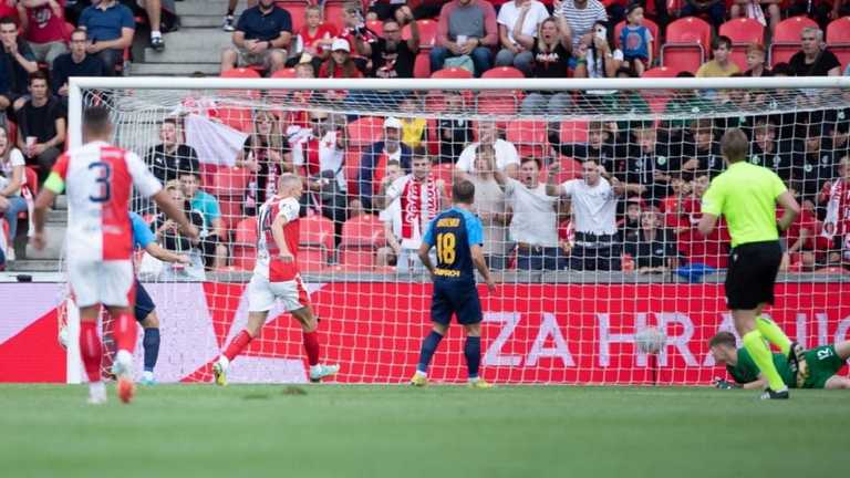 СК Дніпро-1 розгромно програв Славії / Фото "спортклубівців" СК Дніпро-1 розгромно програв Славії / Фото "спортклубівців"