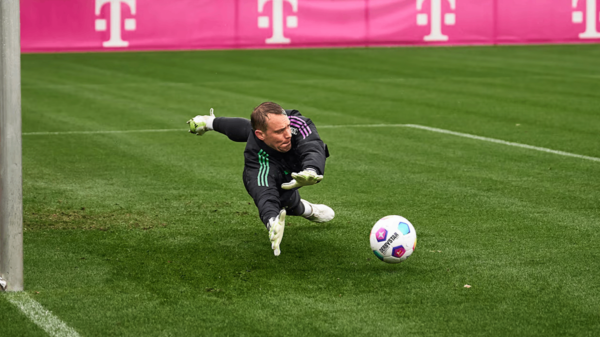 Мануель Нойєр на першому тренуванні після травми / фото ФК Баварія