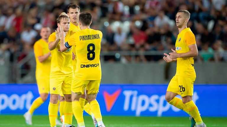 Игроки СК Днепр-1 / Фото СК Днепр-1 Игроки СК Днепр-1 / Фото СК Днепр-1