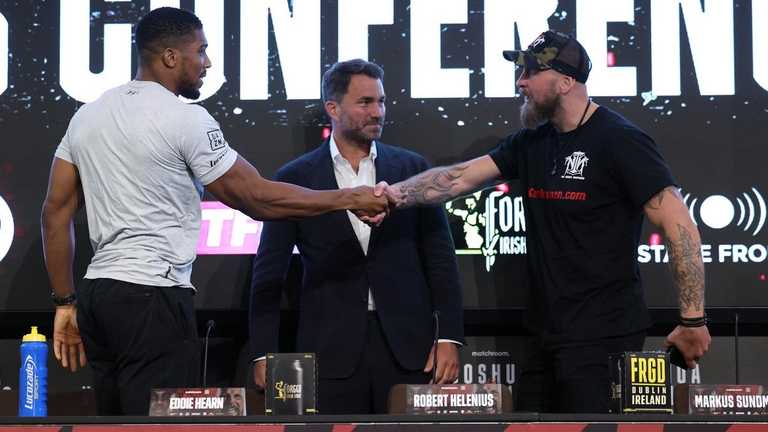 Ентоні Джошуа і Роберт Хеленіус / Фото Queensberry promotions Ентоні Джошуа і Роберт Хеленіус / Фото Queensberry promotions