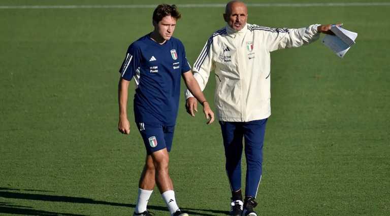 Кьеза и Спалетти / Фото Football Italia Кьеза и Спалетти / Фото Football Italia