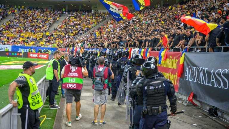 Поліція не матчі Румунія - Косово / фото: gsp.ro