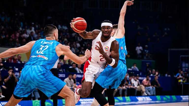 Канада розібралася зі Словенією / фото ФІБА Канада розібралася зі Словенією / фото ФІБА