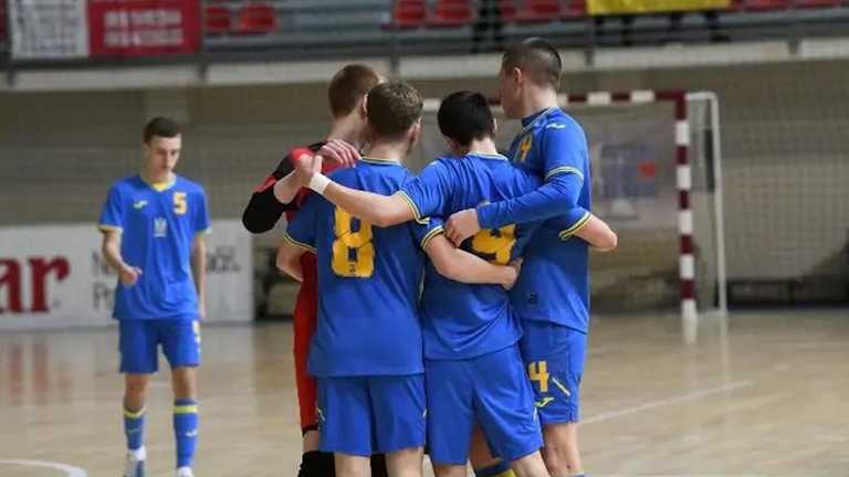 Україна U-19 вийшла у півфінал Євро-2023 з футзалу Україна U-19 вийшла у півфінал Євро-2023 з футзалу