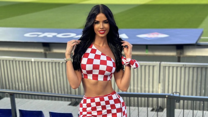 Мисс Хорватия взорвала Ибицу провокационными позами в эффектном бикини – фото сводят с ума