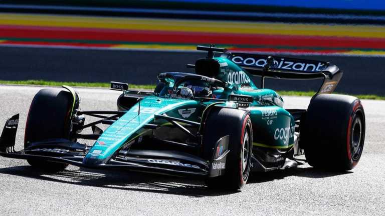 Ленс Стролл за кермом боліда Астон Мартін / Фото Ф-1 Ленс Стролл за кермом боліда Астон Мартін / Фото Ф-1