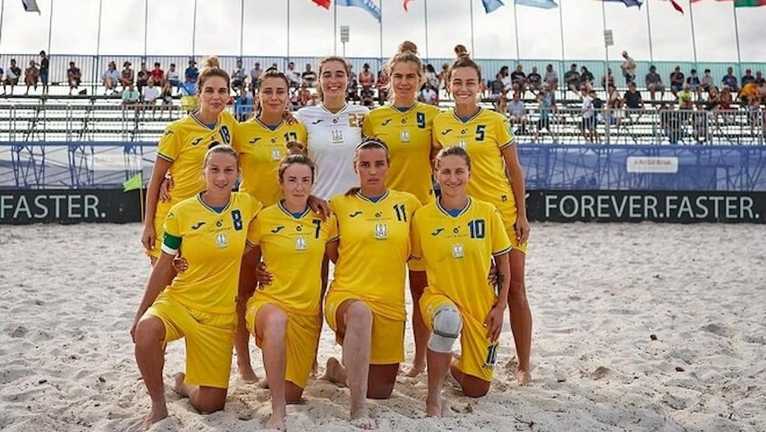 Женская сборная Украины по пляжному футболу / фото beachsoccer