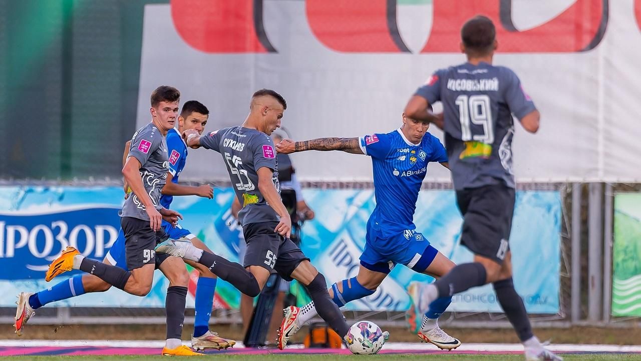 Сергій Суханов завдає удару по воротах Динамо / Фото ФК Оболонь