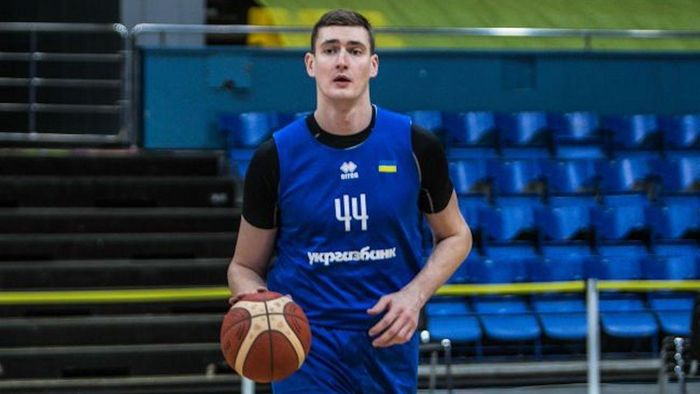 Украинца отчислили из клуба НБА – известна причина