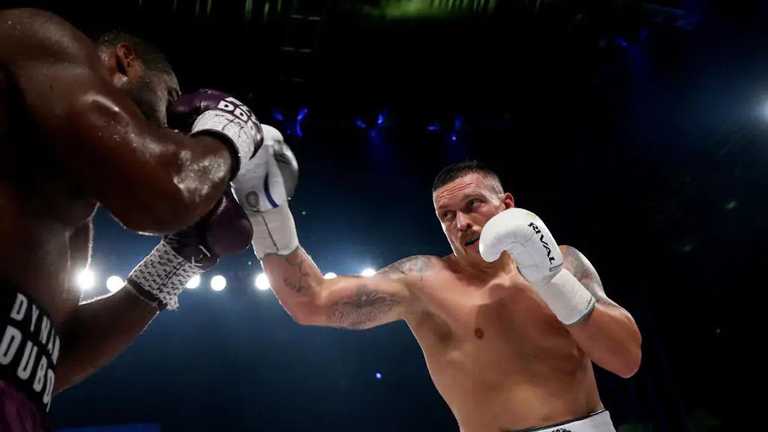 Усик – Дюбуа / фото Twitter Усик – Дюбуа / фото Twitter