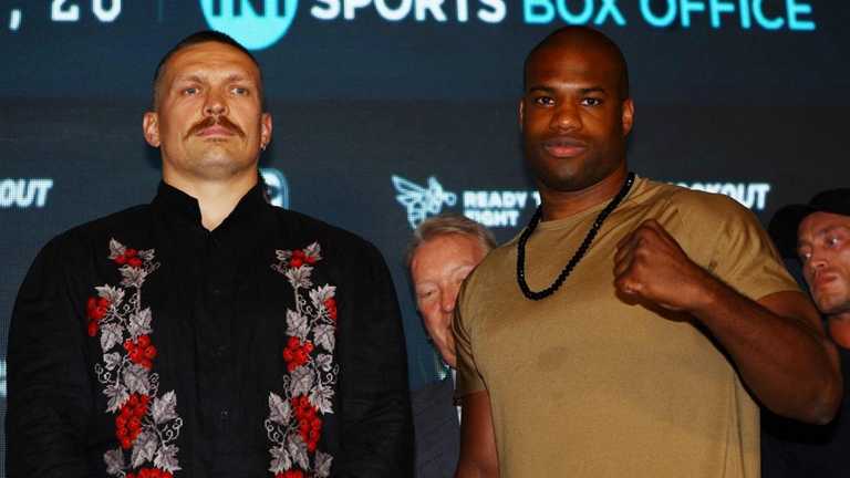 Усик и Дюбуа / Фото Reuters Усик и Дюбуа / Фото Reuters