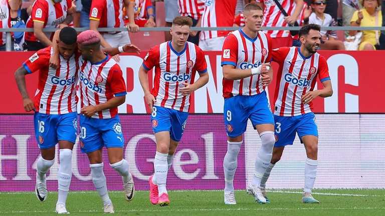 Віктор Циганков з партнерами / Фото ФК Жирона Віктор Циганков з партнерами / Фото ФК Жирона