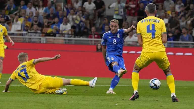 Україна на виїзді програла Італії / Фото AP