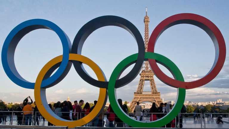 Олімпійські кільця в Парижі / Фото AP Олімпійські кільця в Парижі / Фото AP