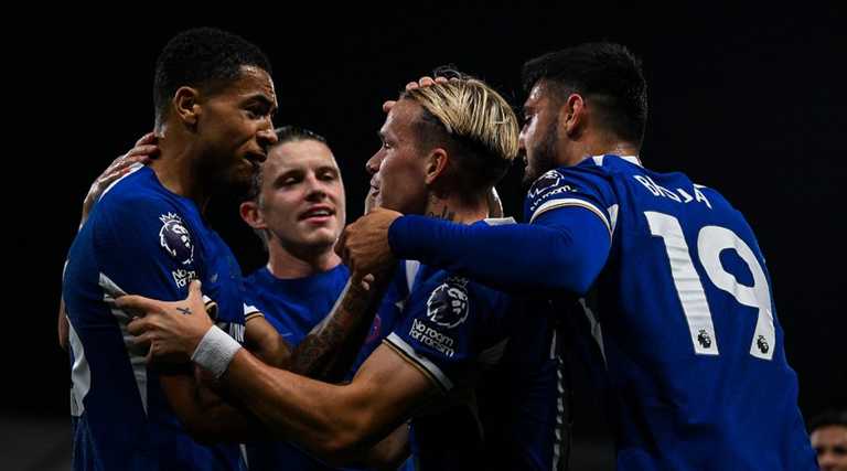 Челсі святкує гол Мудрика / Фото Twitter лондонського клубу Челсі святкує гол Мудрика / Фото Twitter лондонського клубу