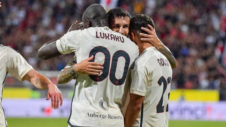 Рома знищила Кальярі / фото Twitter Рома знищила Кальярі / фото Twitter