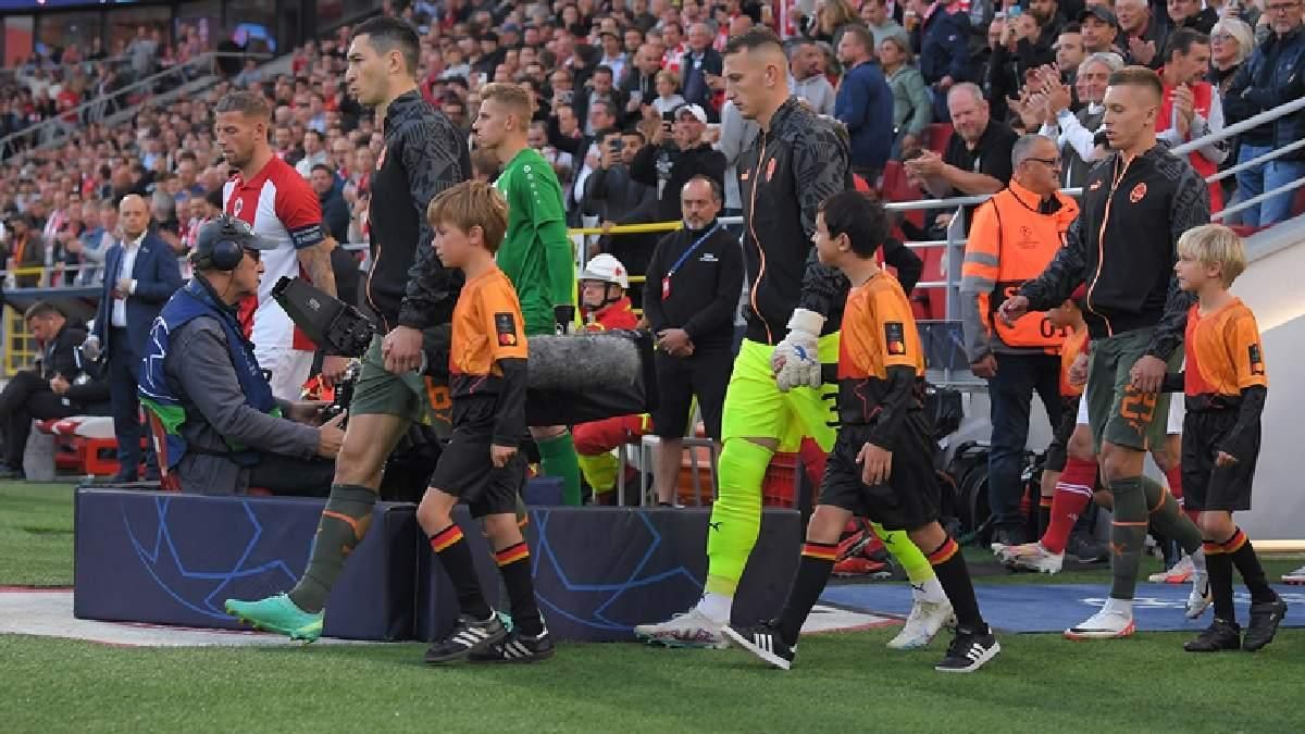 Дмитро різник (по центру) / Фото ФК Шахтар