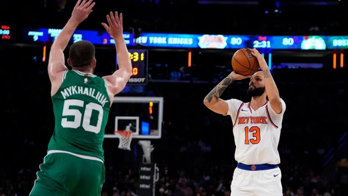 Святослав Михайлюк (зліва) / Фото AP