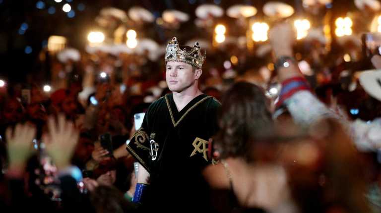 Канело переміг Чарло / фото Reuters Канело переміг Чарло / фото Reuters